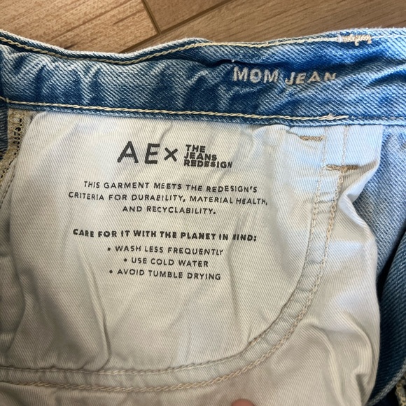 American Eagle Mom Jeans Size 14L - Picture 3 of 6